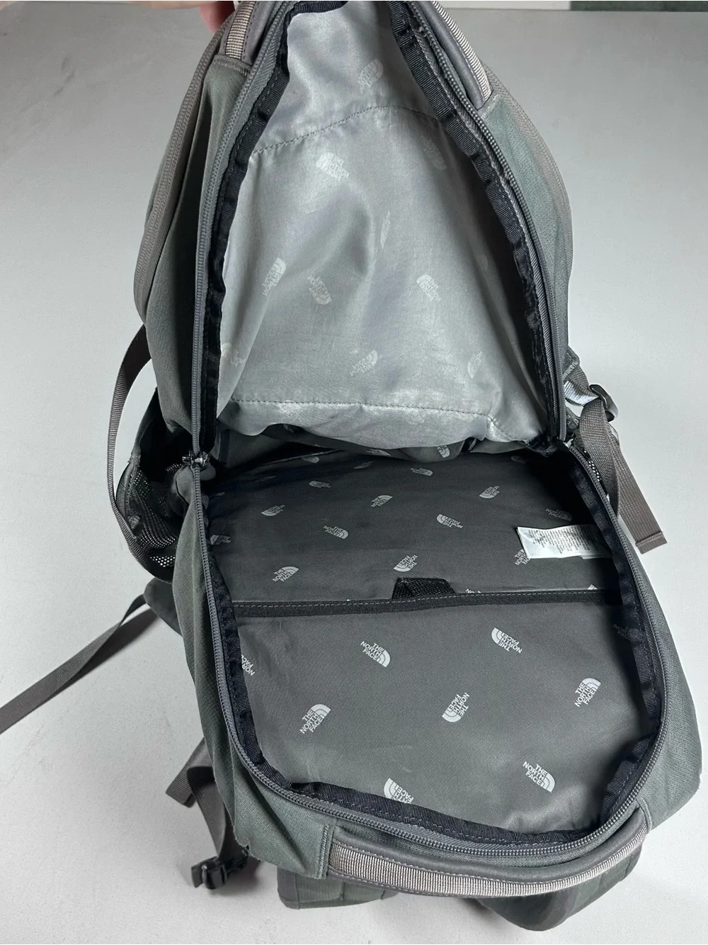 The North Face Pivoter Everyday Laptop Backpack Day Hike Bag Distressed See Pics